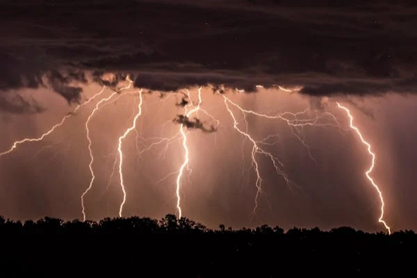 防雷器