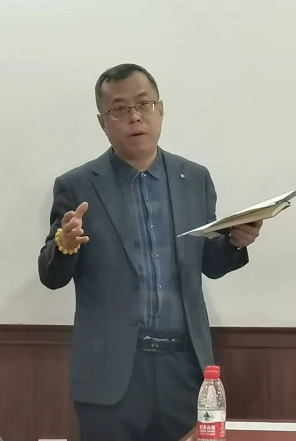 跃进社区安全部门吕主任