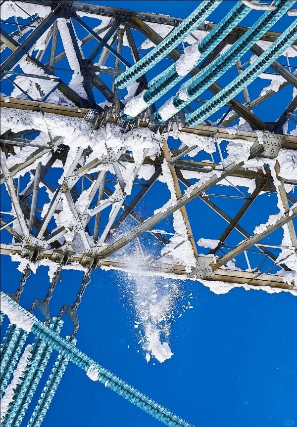 “拉尼娜”寒流来袭,线路绝缘子覆冰、覆雪,解决办法来了!